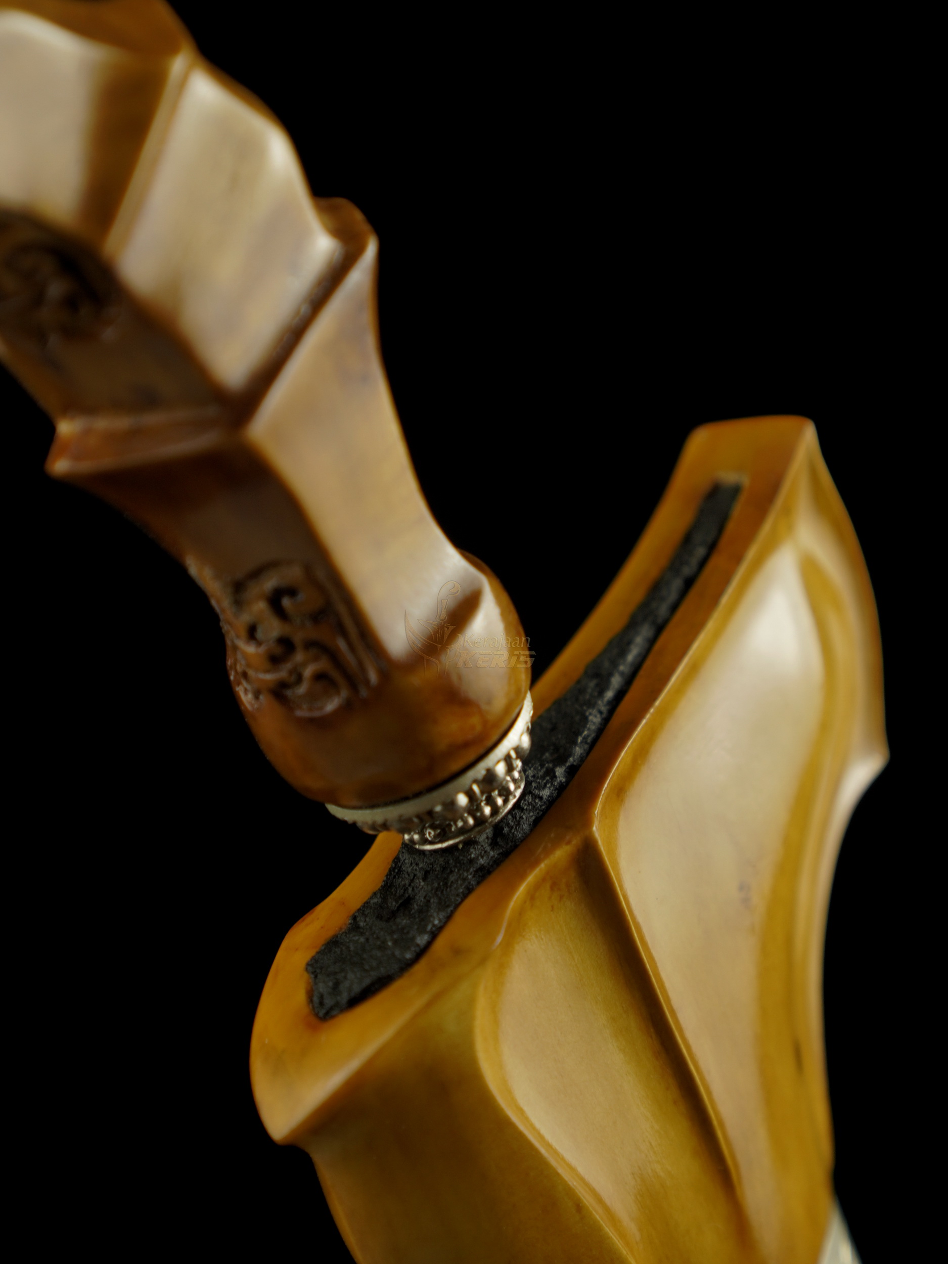 Keris Tindih Abad 12