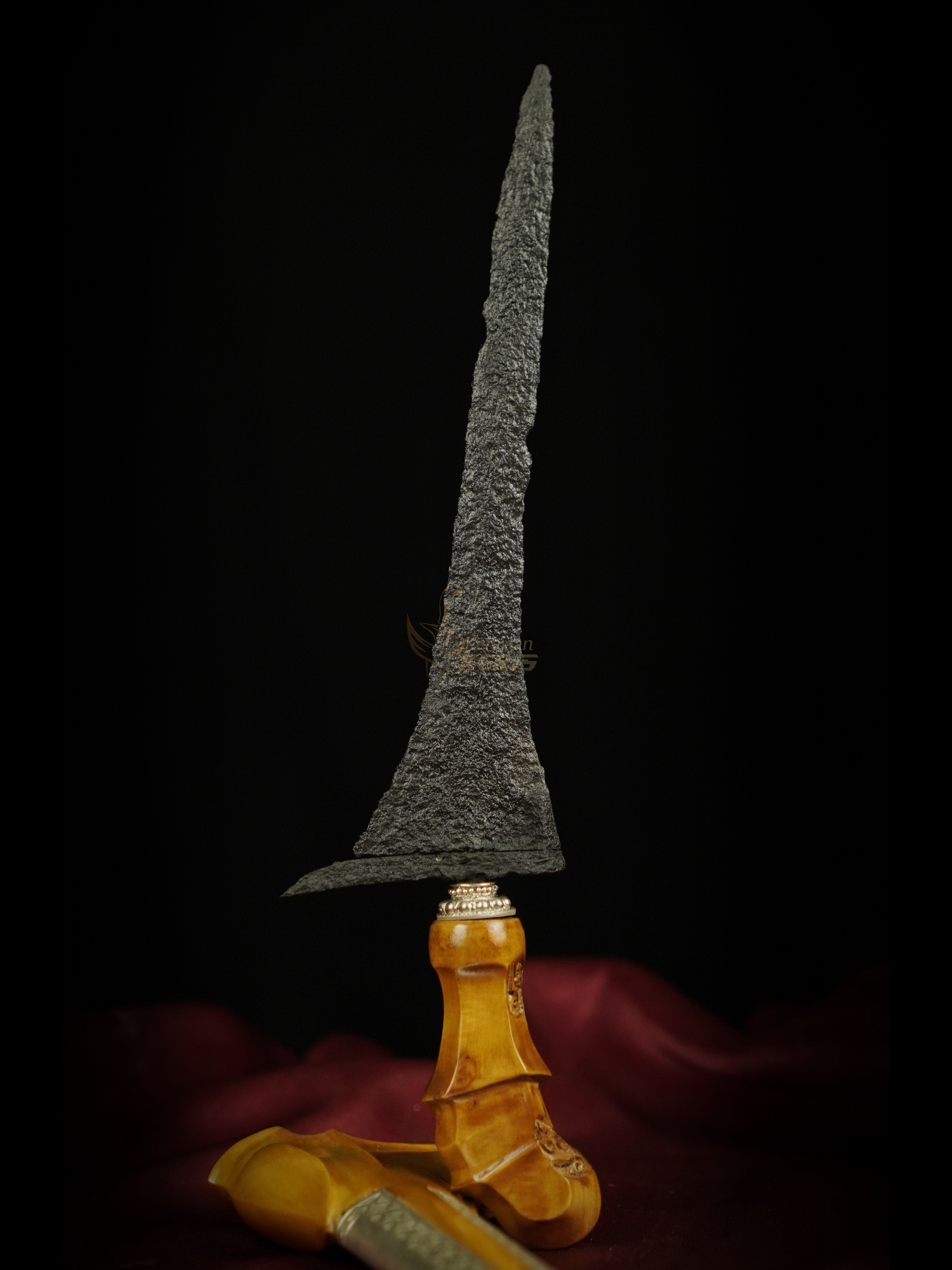 Keris Tindih Abad 12