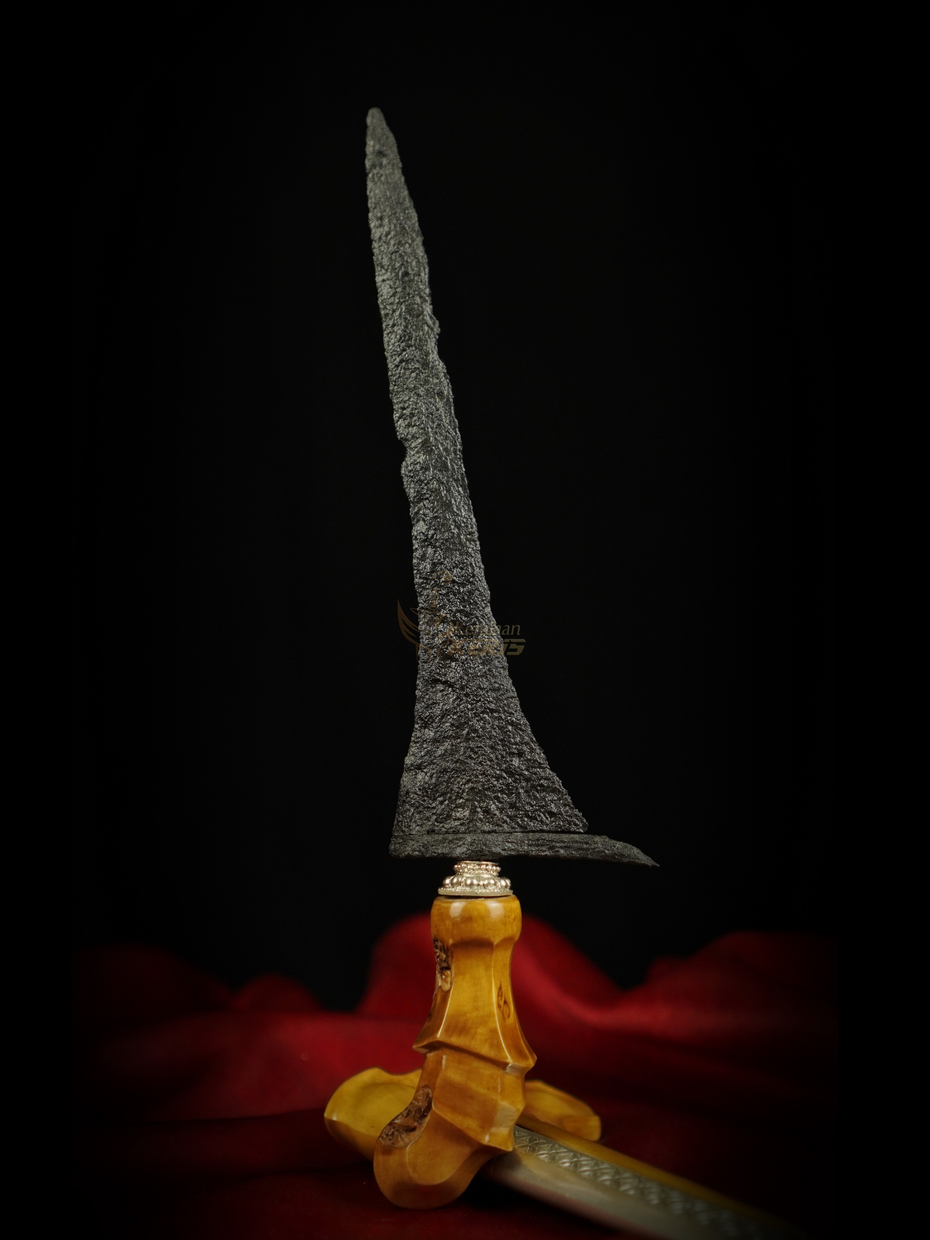 Keris Tindih Abad 12